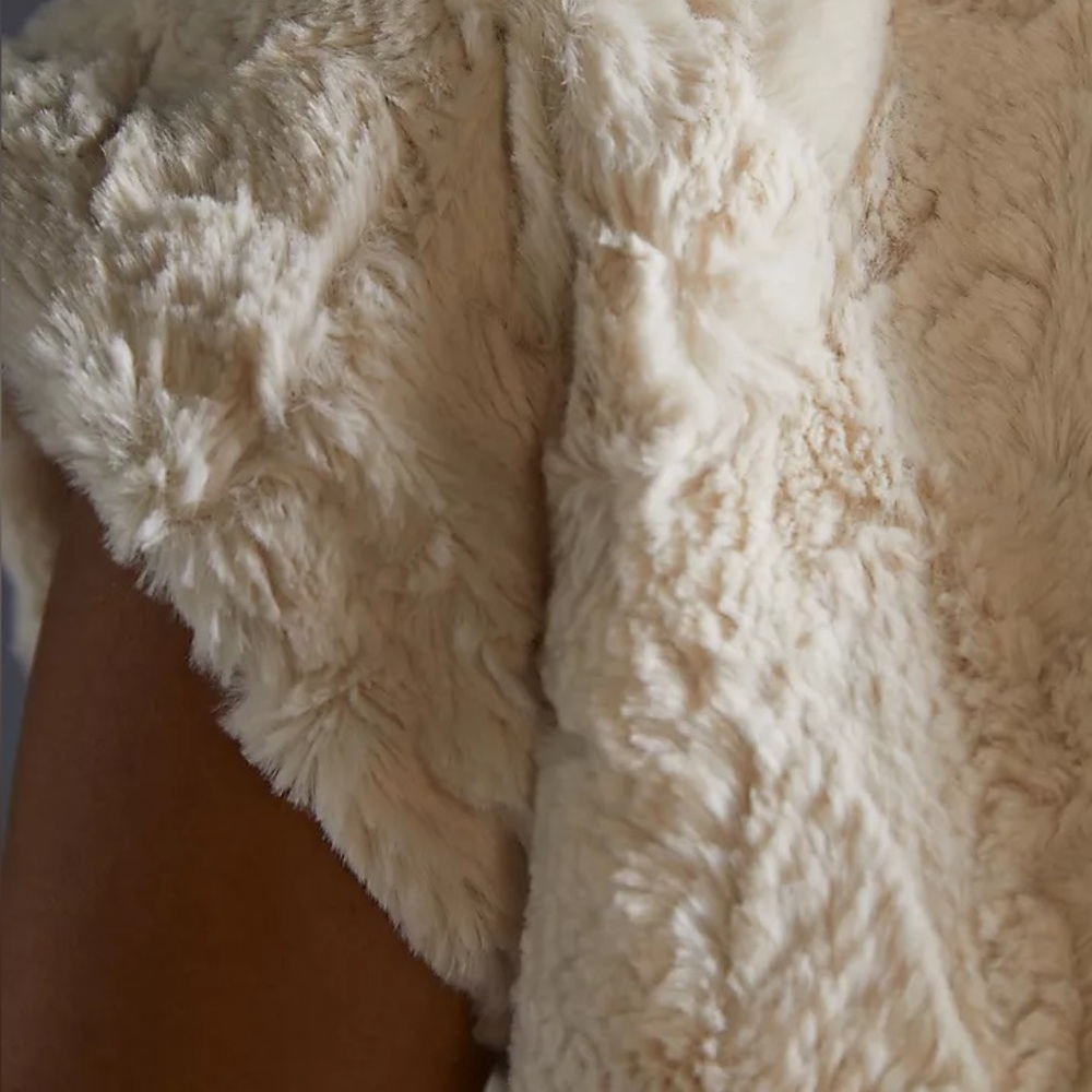 Maeve Faux Fur Top in Cream size Small Statement Luxe Anthropologie - Picture 15 of 15